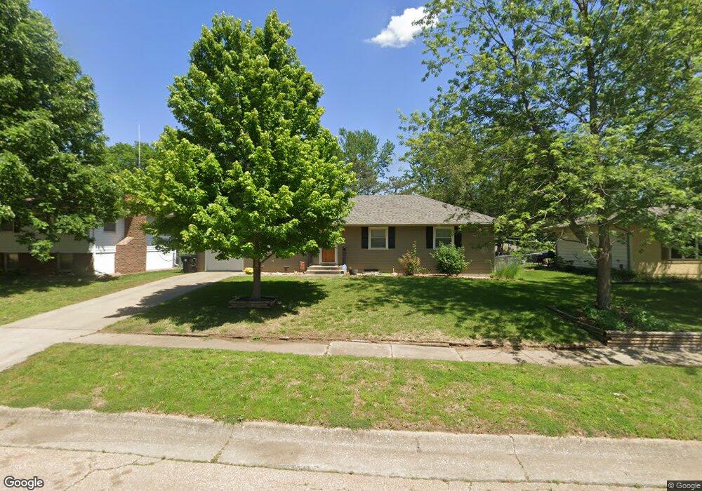 3220 SW Westwood Dr, Topeka, KS 66614 - photo 1