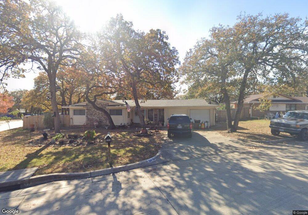 52 Stonegate Dr, Bedford, TX 76022 - photo 1