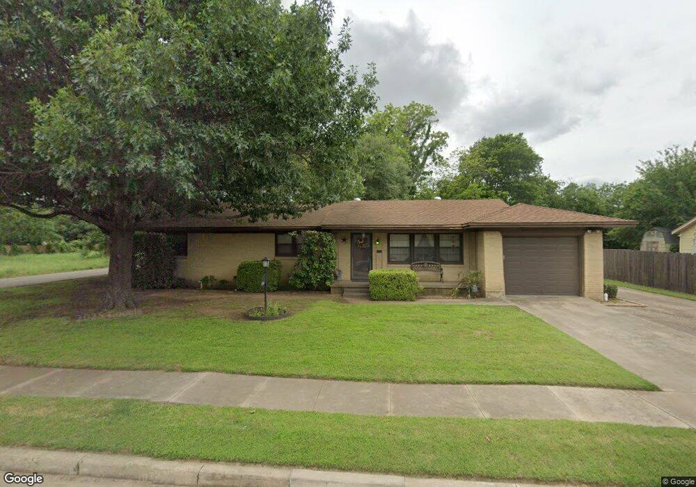 723 N Robinson St, Cleburne, TX 76031 - photo 1
