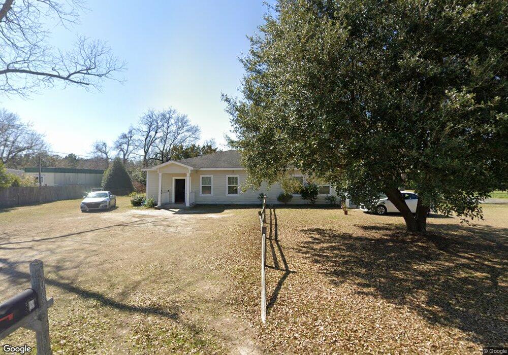 108 Brewton St, Claxton, GA 30417 - photo 1