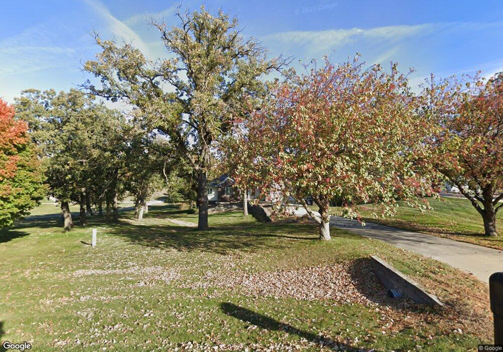 1006 Meadowbrook Ave, Newton, IA 50208 - photo 1