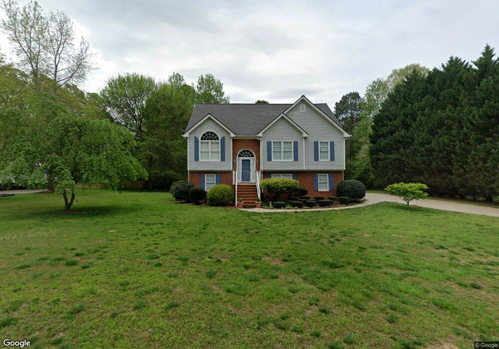 293 Creek View Dr, Hoschton, GA 30548 - photo 1