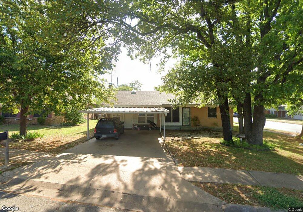 176 Circle Dr, Denison, TX 75021 - photo 1