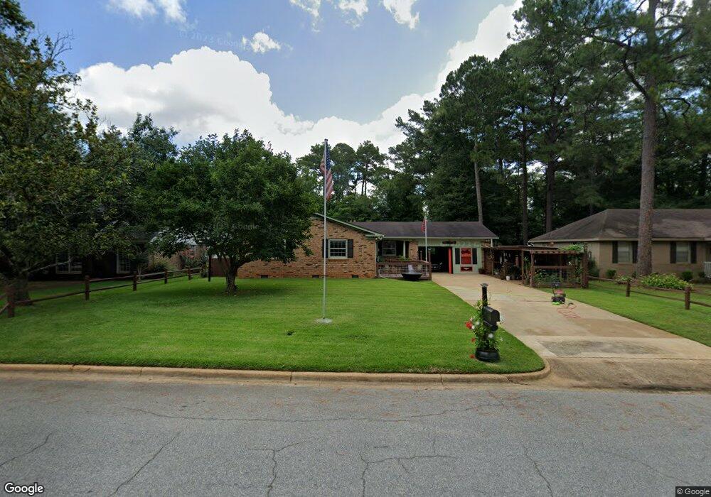 1804 W Lakeridge Dr, Albany, GA 31707 - photo 1