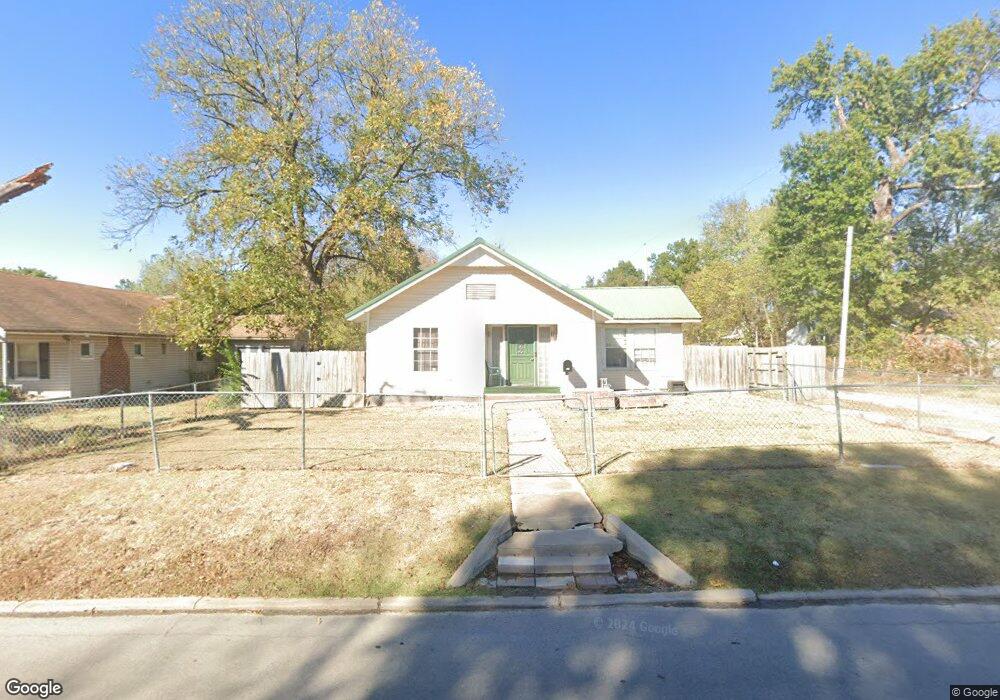 715 W Cherokee St, Okmulgee, OK 74447 - photo 1