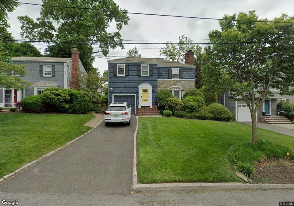 8 Carleton Ct, Maplewood, NJ 07040 - photo 1