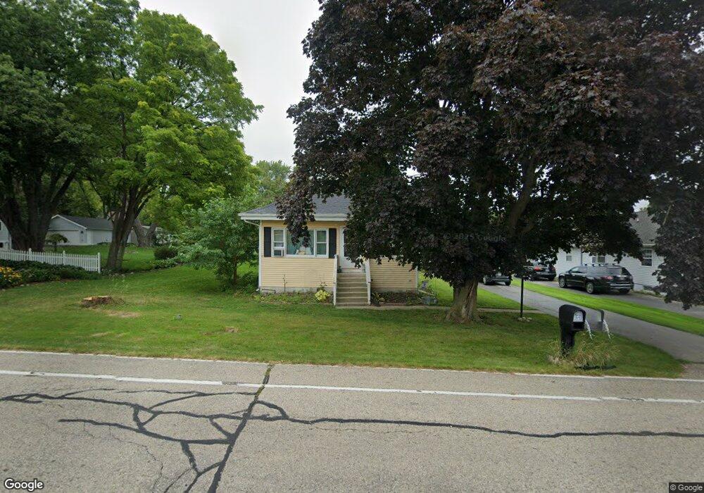 164 Dewey Ave, Fontana, WI 53125 - photo 1