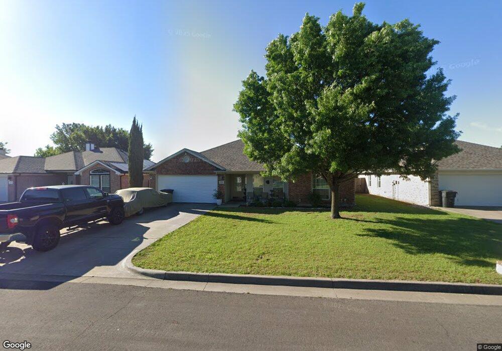 219 Preston Dr, Cleburne, TX 76033 - photo 1