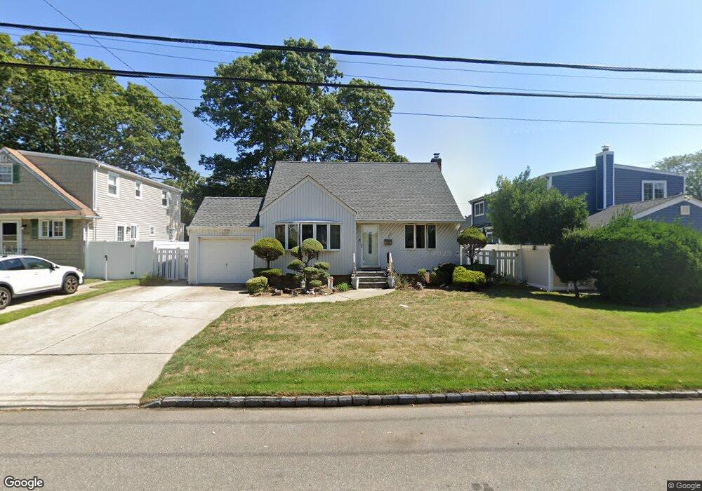 136 Lafayette St, Copiague, NY 11726 - photo 1