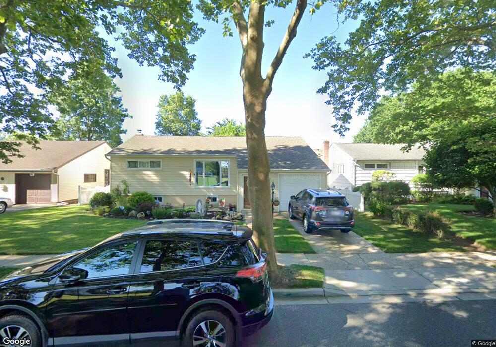 30 Jasmine Ln, Valley Stream, NY 11581 - photo 1