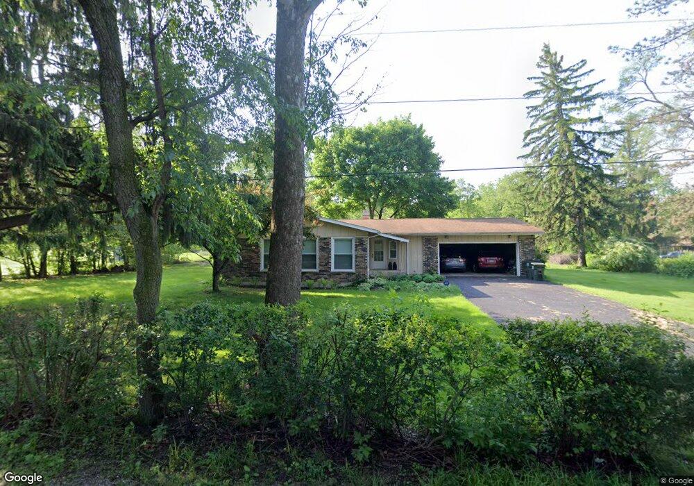 101 Navajo Rd, Algonquin, IL 60102 - photo 1