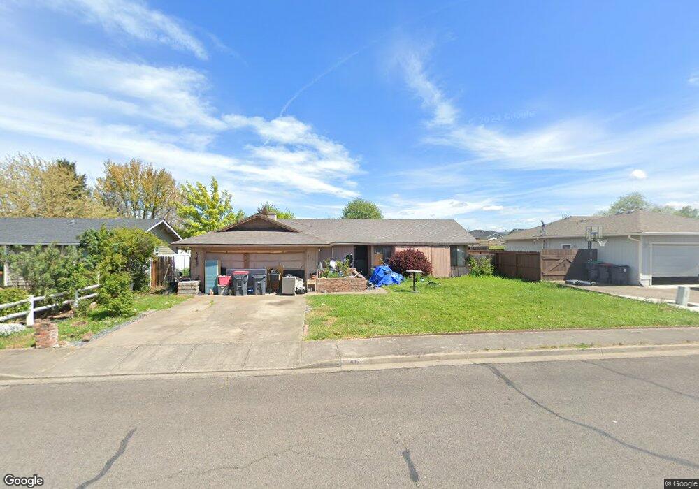 417 Glenn Way, Central Point, OR 97502 - photo 1