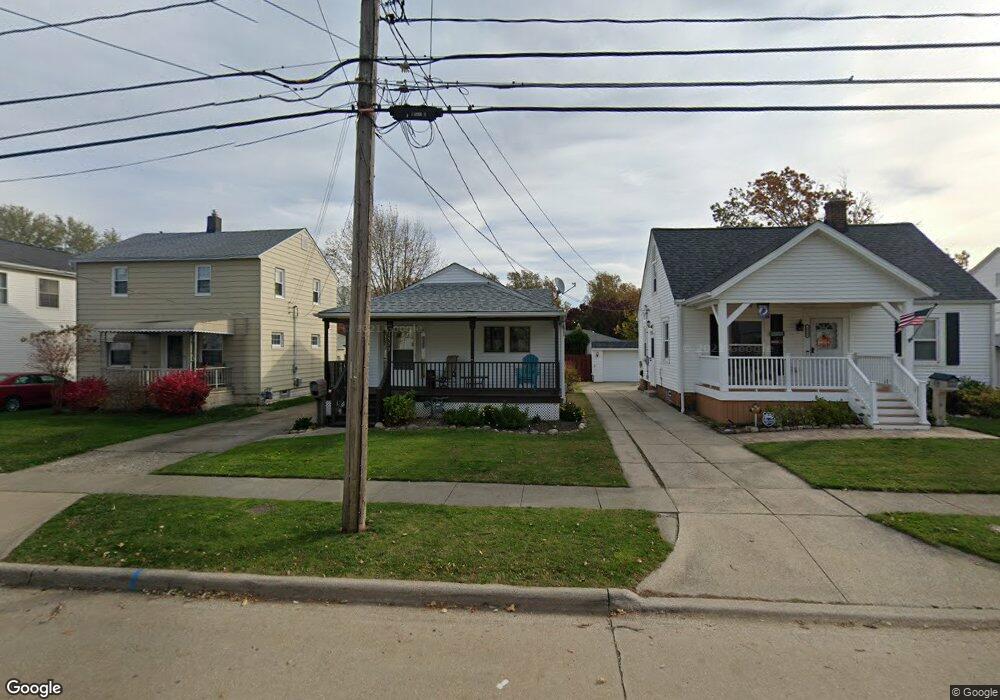 1573 Douglas Rd, Wickliffe, OH 44092 - photo 1