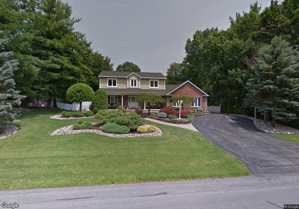 8 Brendan Ln, Schenectady, NY 12309 - photo 1