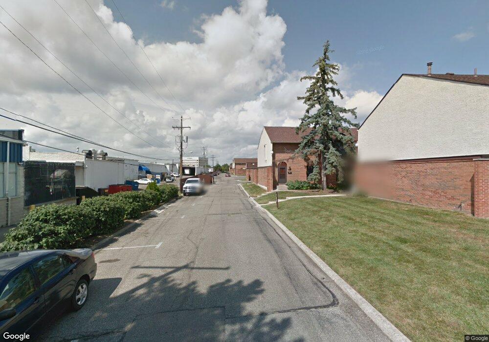 1785 Willoway Cir S, Columbus, OH 43220 - photo 1