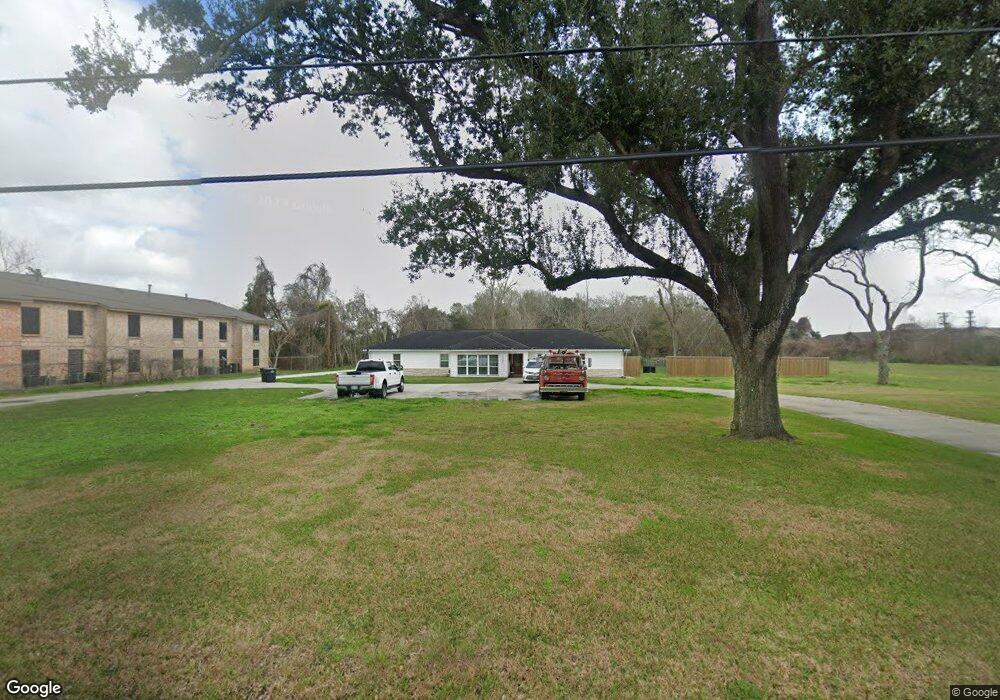 2001 Jephson Ln, Alvin, TX 77511 - photo 1