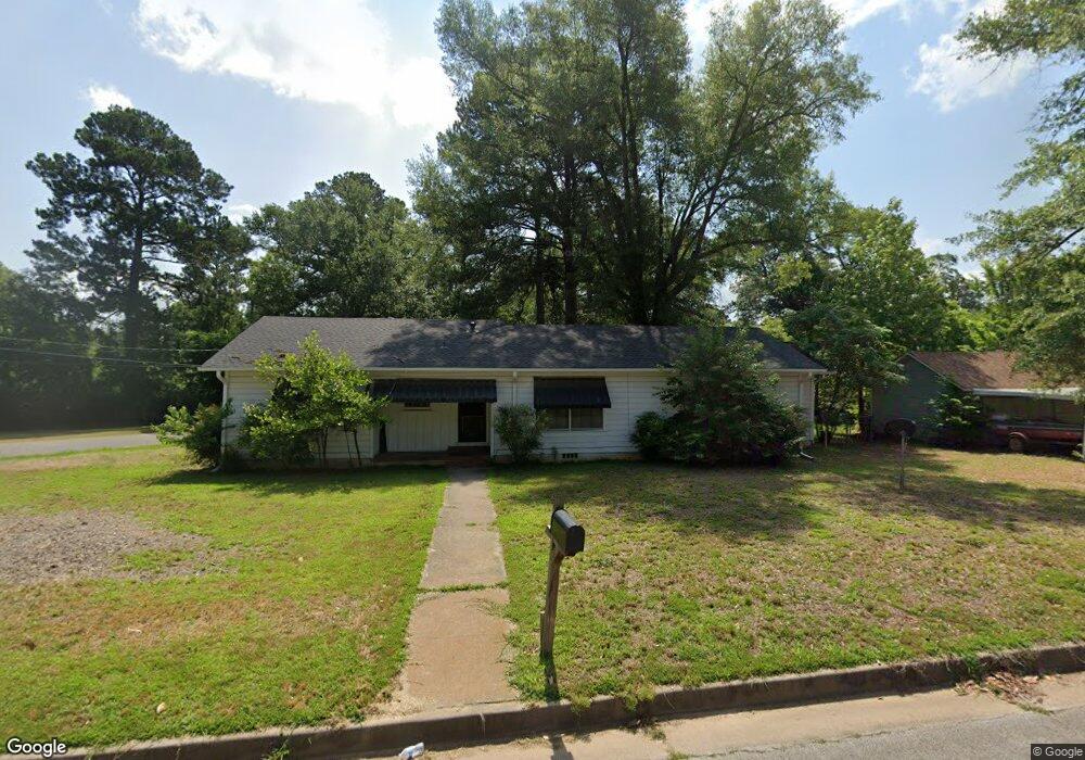 304 Glover Dr, Longview, TX 75601 - photo 1