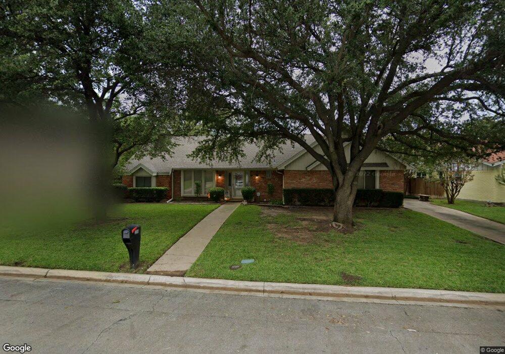 304 Hillview Dr, Hurst, TX 76054 - photo 1