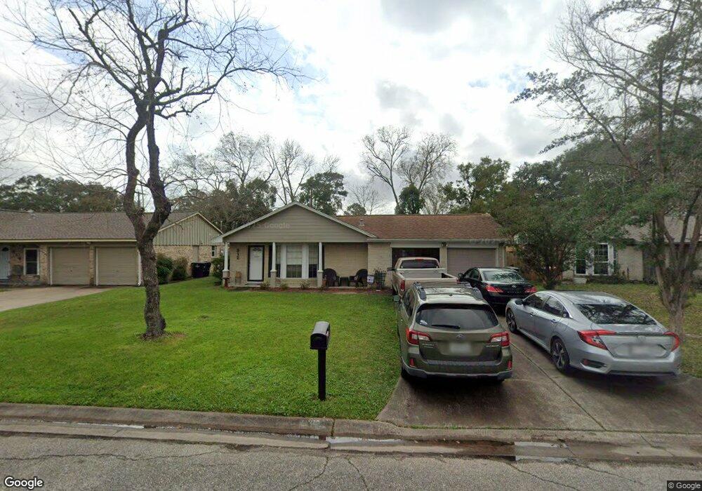 312 Cypress St, Alvin, TX 77511 - photo 1