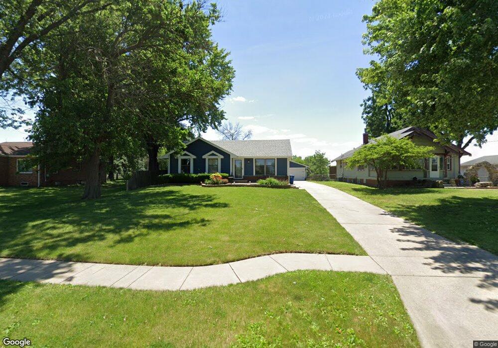 1861 Evergreen Ave, Des Moines, IA 50320 - photo 1