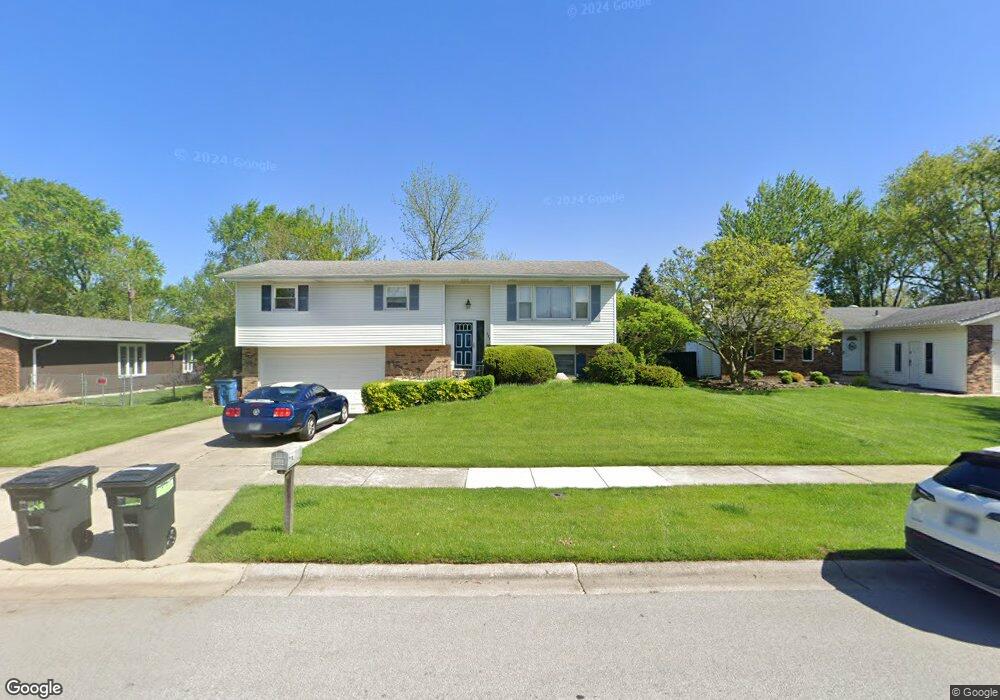 628 Omega Dr, Crown Point, IN 46307 - photo 1