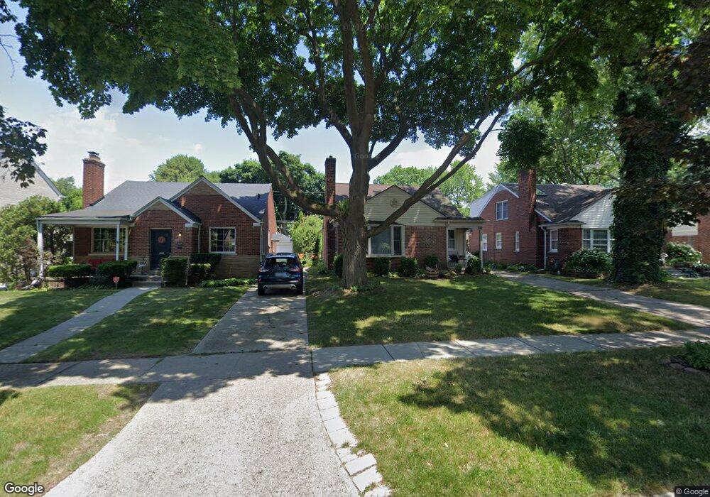 332 Ridgemont Rd, Grosse Pointe Farms, MI 48236 - photo 1