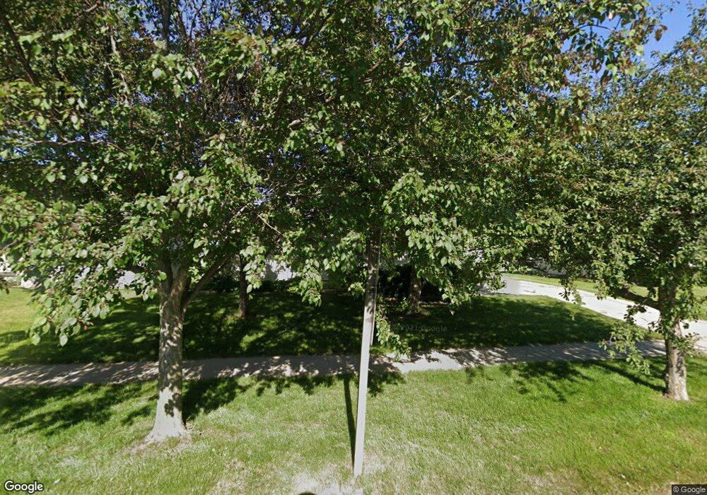 1109 Heartland Hills Dr, Waterloo, IA 50701 - photo 1