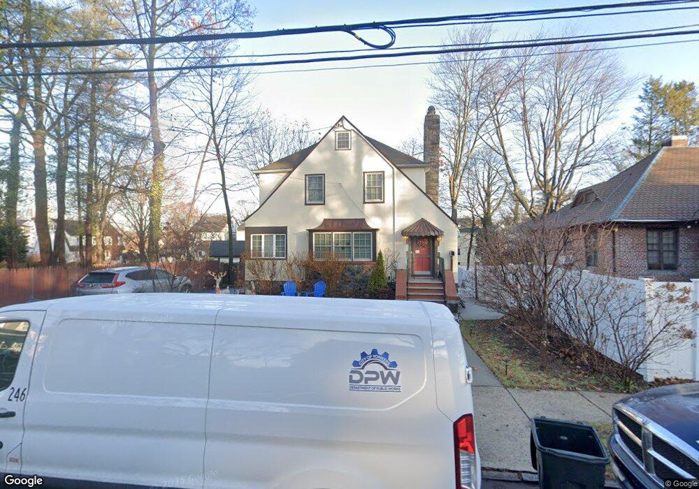 15 Bayberry St, Bronxville, NY 10708 - photo 1