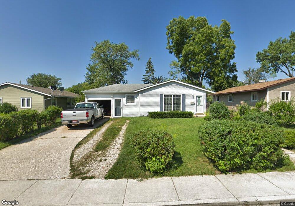 1018 Tacoma St, Carpentersville, IL 60110 - photo 1