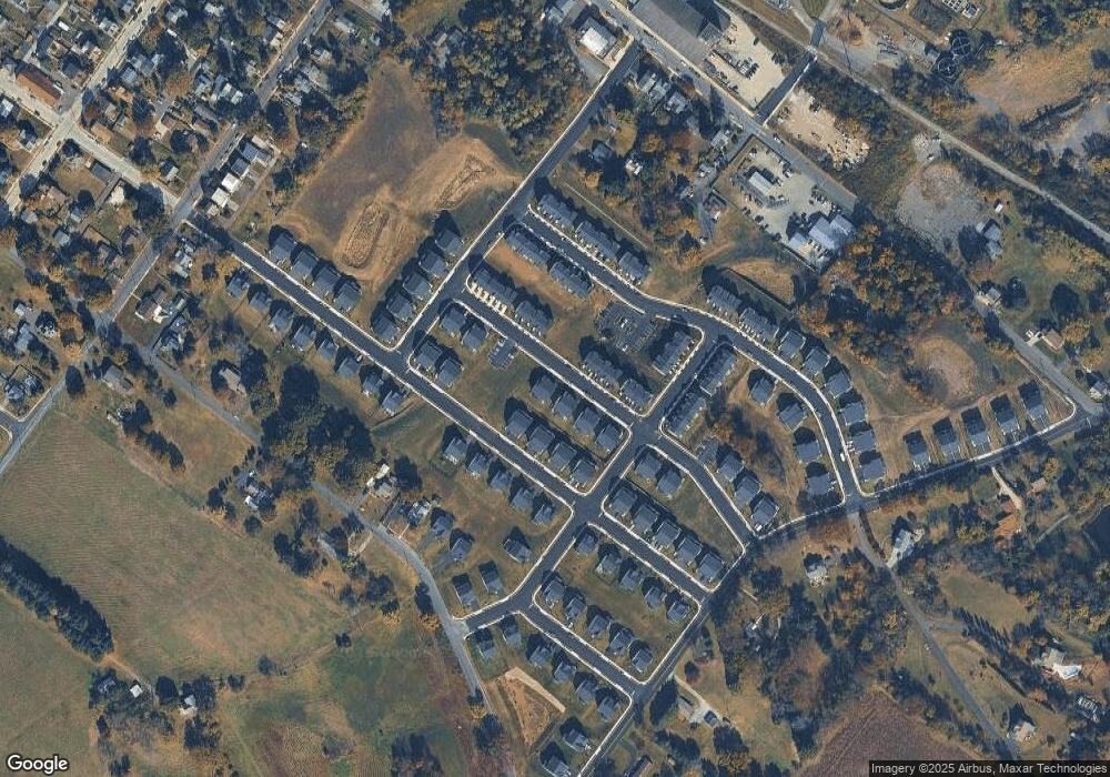 726 Peony Ln, Spring City, PA 19475 - photo 1