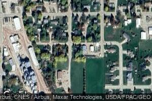 302 Elm St, Riceville, IA 50466