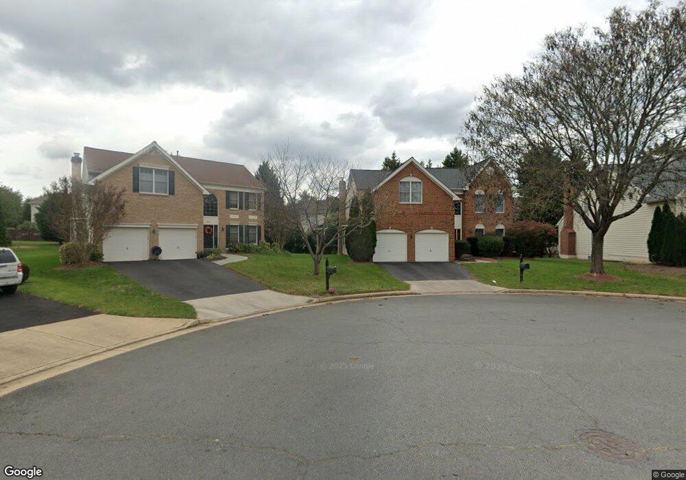 10864 Grovehampton Ct, Reston, VA 20194 - photo 1