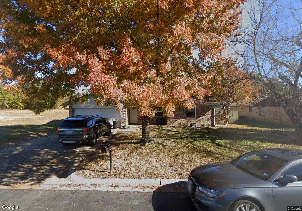 532 Holly Hill Dr, Hurst, TX 76053 - photo 1