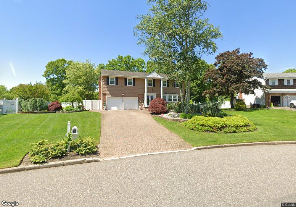 24 Ron Ct, ComMacK, NY 11725 - photo 1