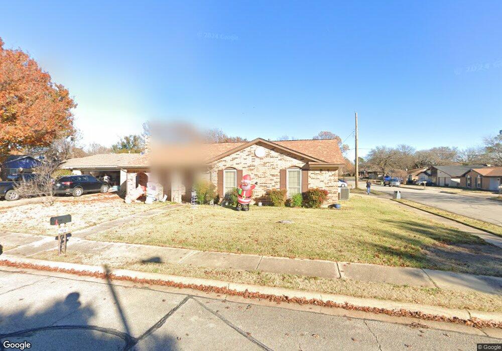 900 Shell Ct, Bedford, TX 76022 - photo 1