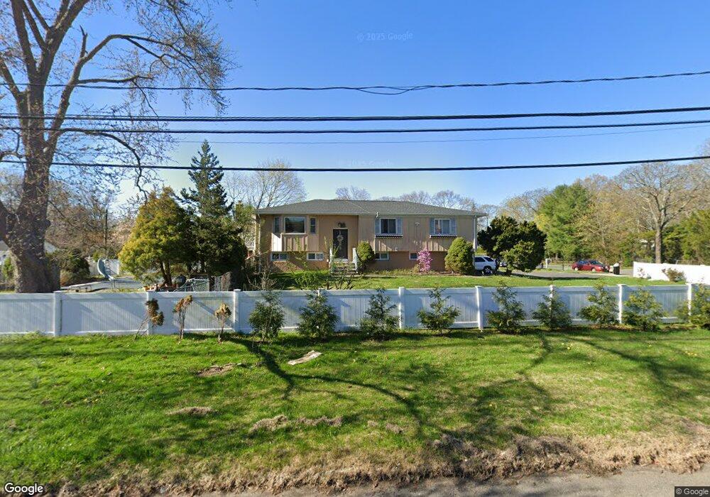 1 Tern Place, ComMacK, NY 11725 - photo 1