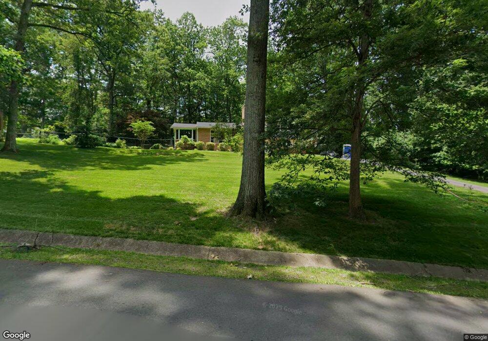 8921 Glenbrook Rd, Fairfax, VA 22031 - photo 1