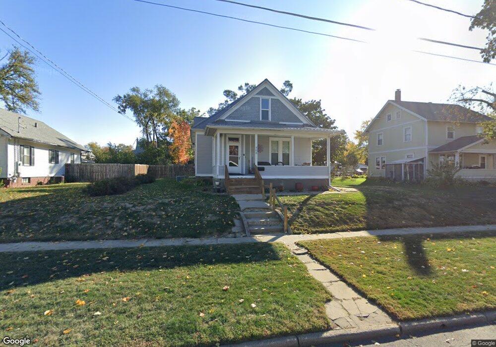 408 E 2nd St S, Newton, IA 50208 - photo 1