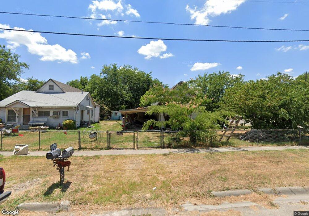 912 Foreman St, Gainesville, TX 76240 - photo 1