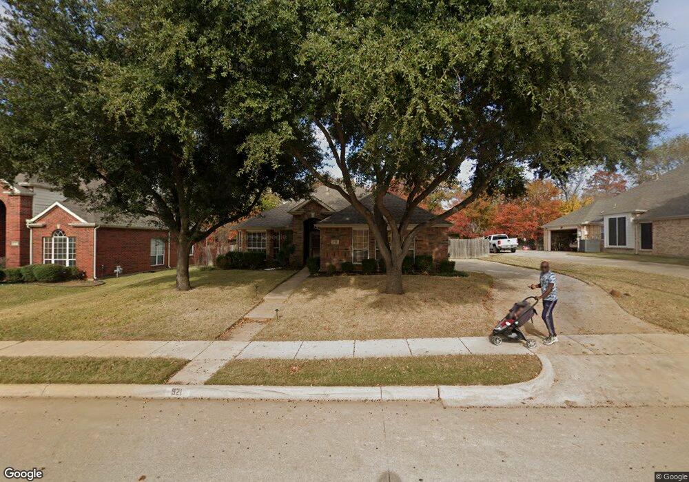 921 Chapel Dr, Denton, TX 76205 - photo 1