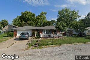 707 Country Ln, Carthage, IL 62321