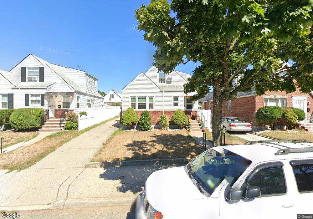 8335 257th St, Glen Oaks, NY 11004 - photo 1