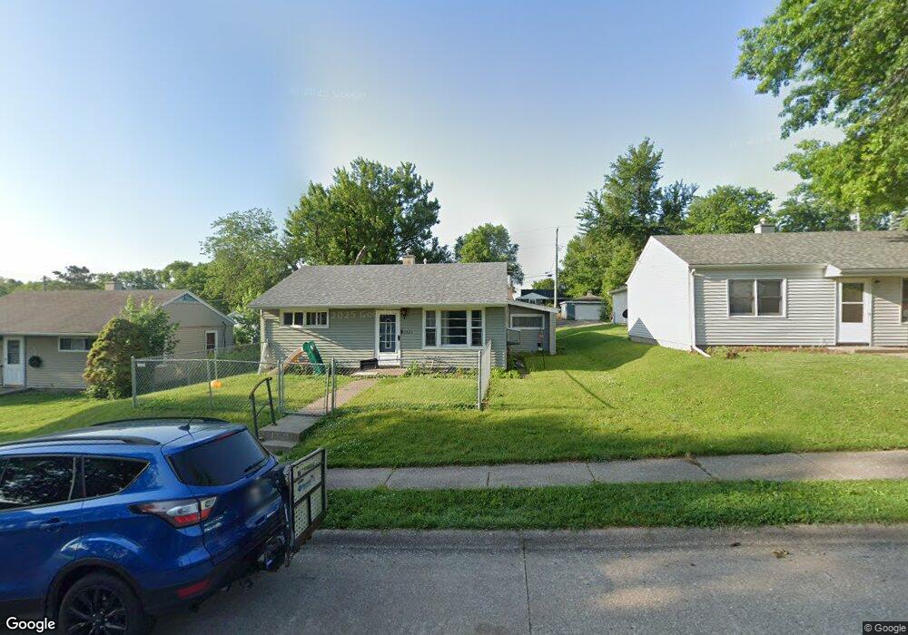 1323 W 38th Place, Davenport, IA 52806 - photo 1
