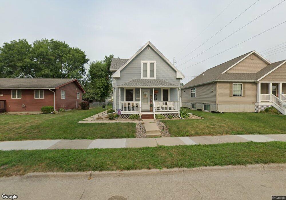 1232 10th St NW, Cedar Rapids, IA 52405 - photo 1