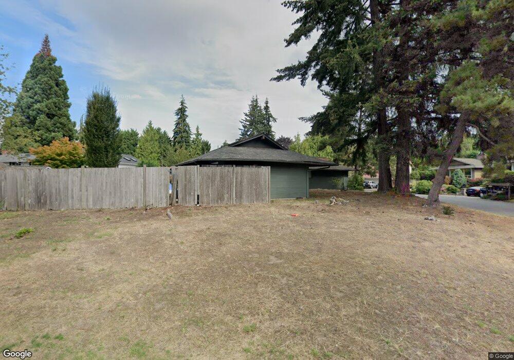 8560 SE 72nd St, Mercer Island, WA 98040 - photo 1