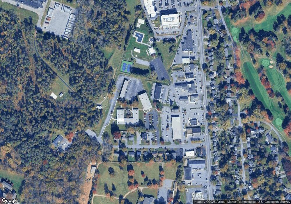 18642 Crestwood Dr, Hagerstown, MD 21742 - photo 1