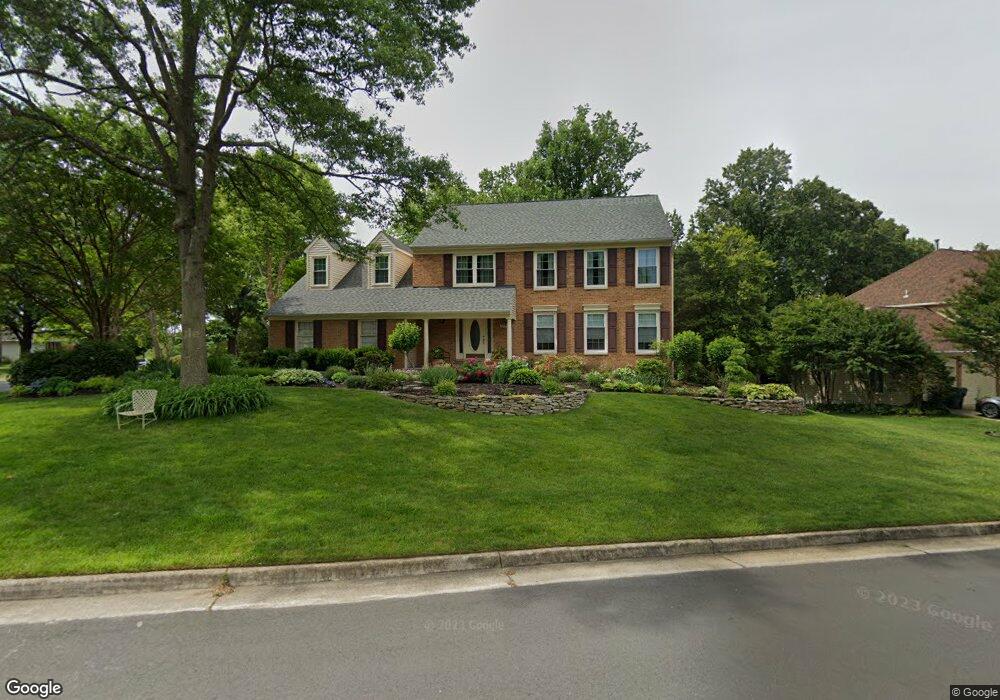 7800 Lakeland Valley Dr, Springfield, VA 22153 - photo 1