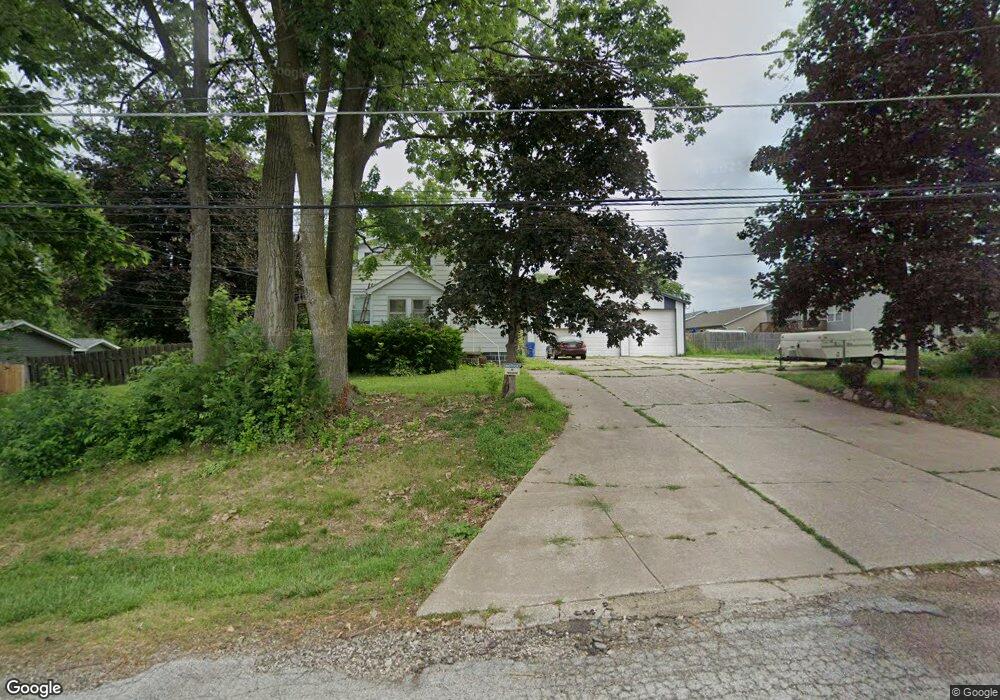 1720 W 51st St, Davenport, IA 52806 - photo 1