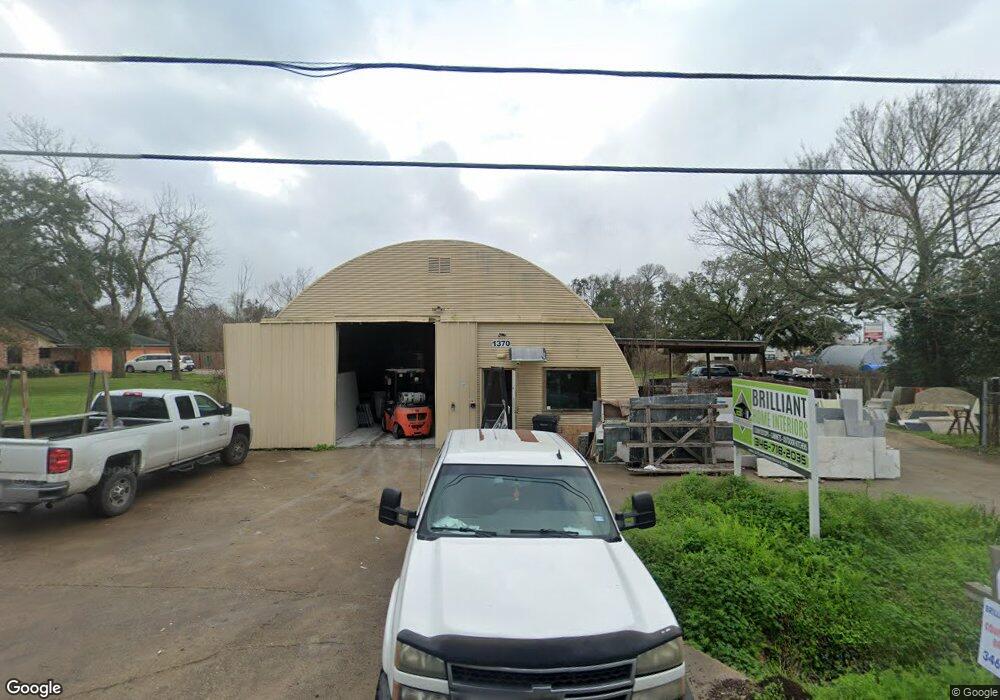 1370 E South St, Alvin, TX 77511 - photo 1