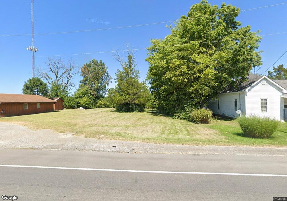 824 W Poplar St, Harrisburg, IL 62946 - photo 1